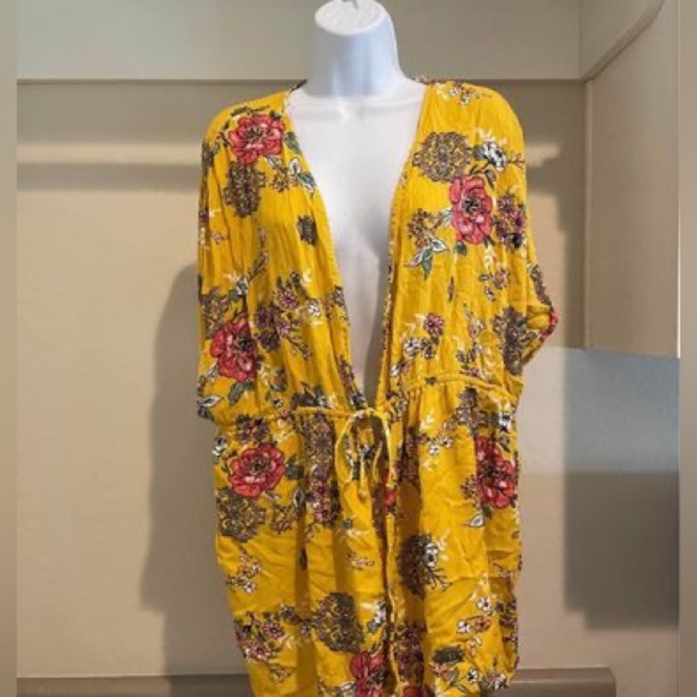 No Boundaries tunic top.